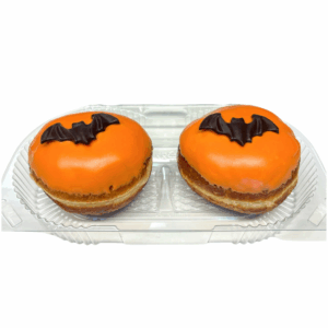 sarpin Halloweenmunkki – herkullinen kauhuhetki Tämä karmivan maukas munkki on täydellinen herkku Halloweenin juhlintaan. Pehmeä ja mehevä munkki kätkee sisäänsä syksyisen täytteen, joka saa makuhermot tanssimaan. Koristeltu näyttävästi Halloweenin teemalla – suklainen kuorrute ja pelottavat koristeet tuovat iloa sekä lapsille että aikuisille. Nappaa omasi ja herkuttele Halloweenin tunnelmassa!